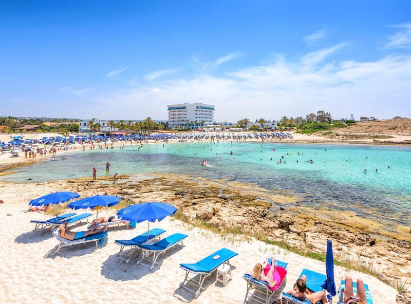 Tasia Maris Sands Hotel