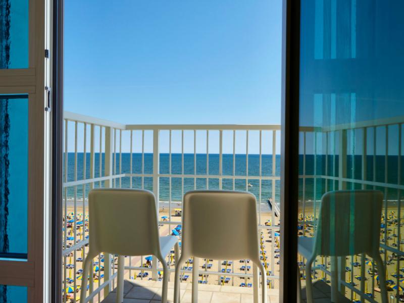 Termini Beach Hotel & Suites