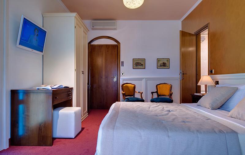 Termini Beach Hotel & Suites