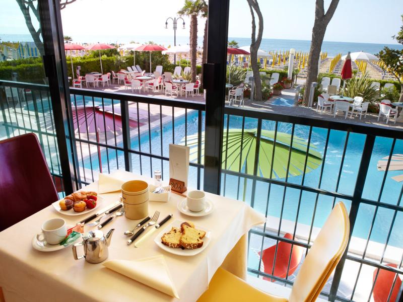 Termini Beach Hotel & Suites