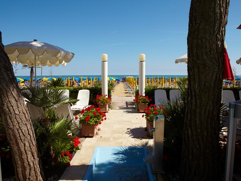 Termini Beach Hotel & Suites