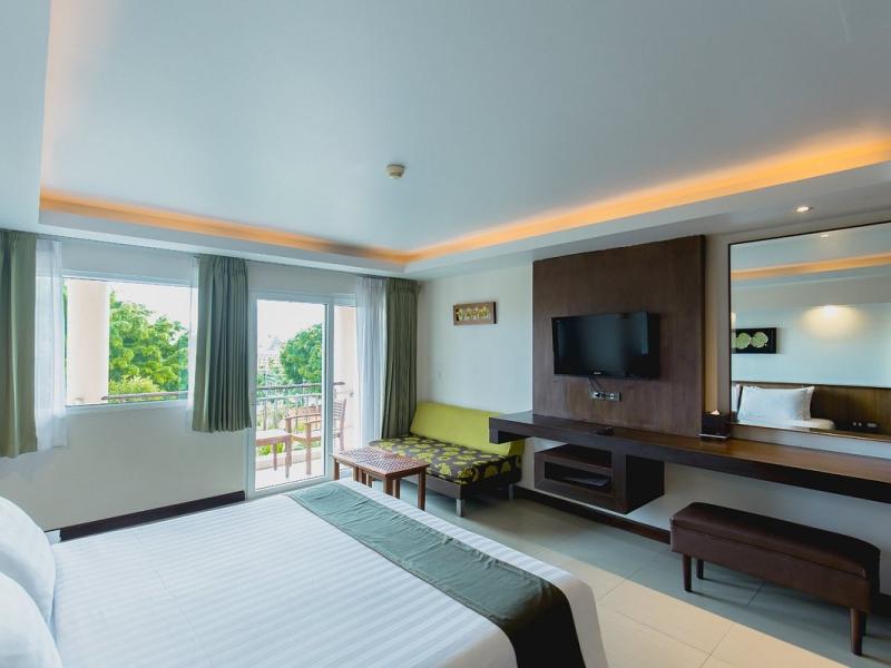 Thanthip Beach Resort