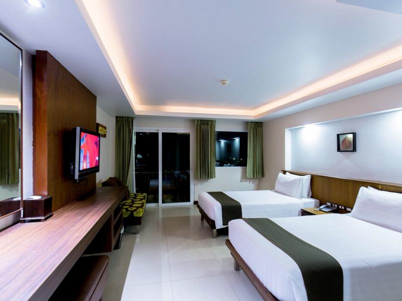 Thanthip Beach Resort