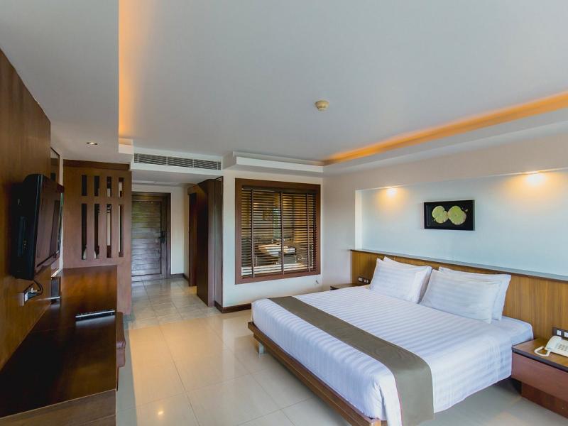 Thanthip Beach Resort