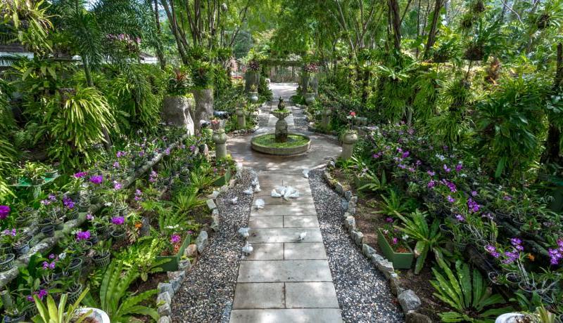 Thavorn Palm Beach Resort