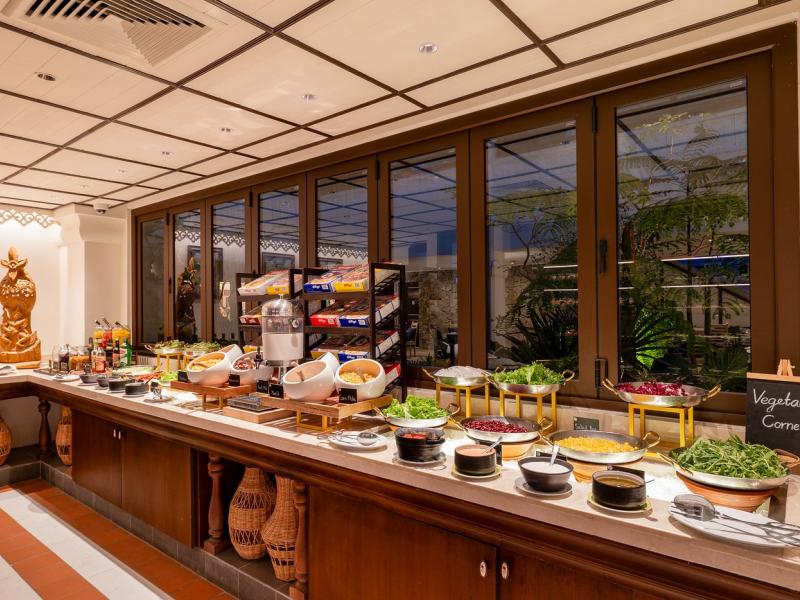 Thavorn Palm Beach Resort