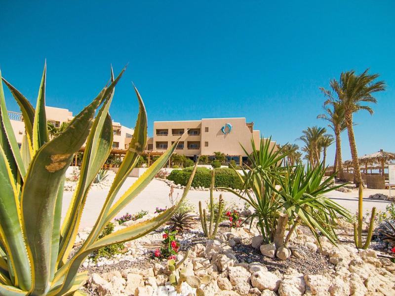 The Breakers Diving & Surfing Lodge