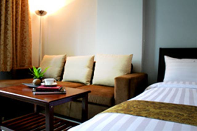 Centric Place Hotel