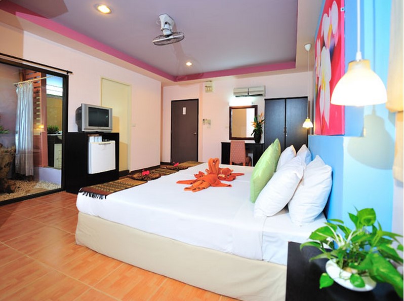 Koh Ngai Cliff Beach Resort