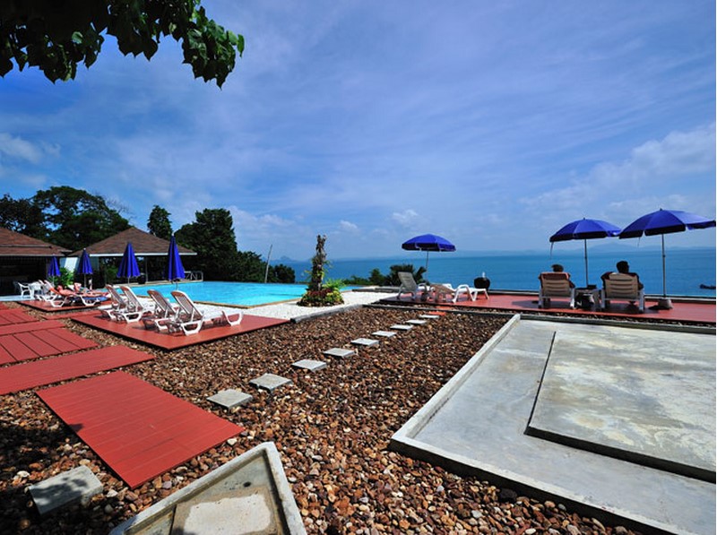 Koh Ngai Cliff Beach Resort