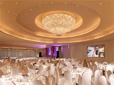 The Diplomat Radisson Blu Hotel Residence & Spa