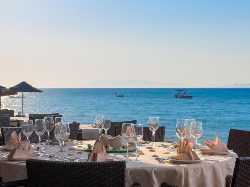 Avra Beach Resort Hotel & Bungalows