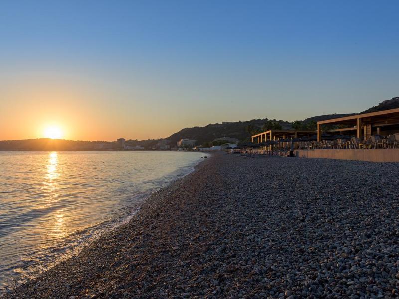 Avra Beach Resort Hotel & Bungalows