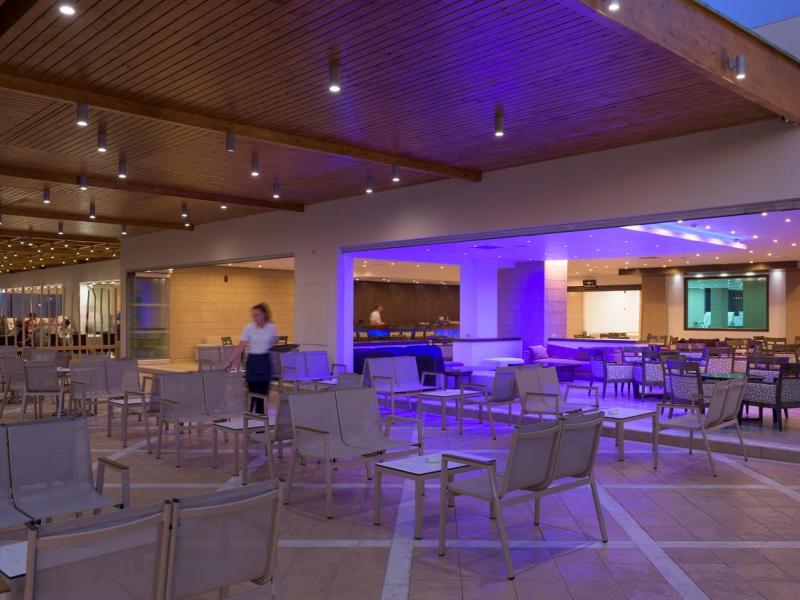 Avra Beach Resort Hotel & Bungalows