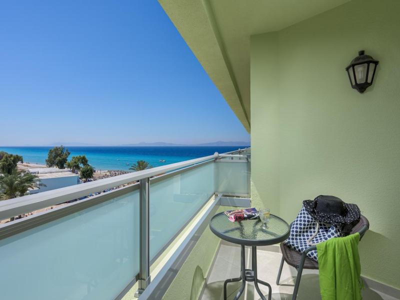 Avra Beach Resort Hotel & Bungalows