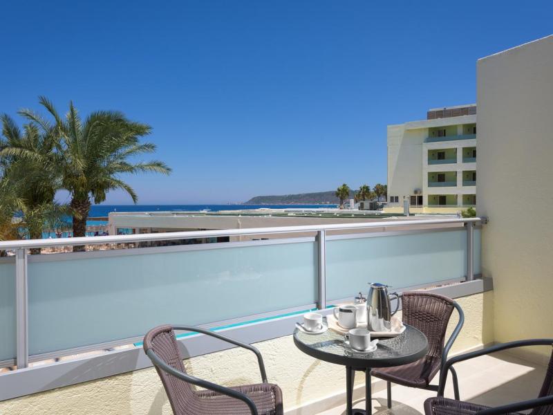 Avra Beach Resort Hotel & Bungalows