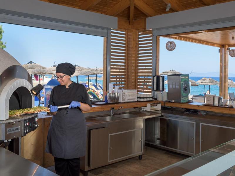 Avra Beach Resort Hotel & Bungalows