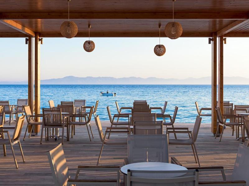 Avra Beach Resort Hotel & Bungalows