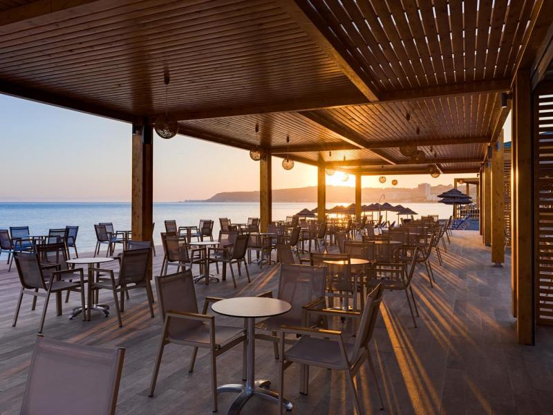 Avra Beach Resort Hotel & Bungalows