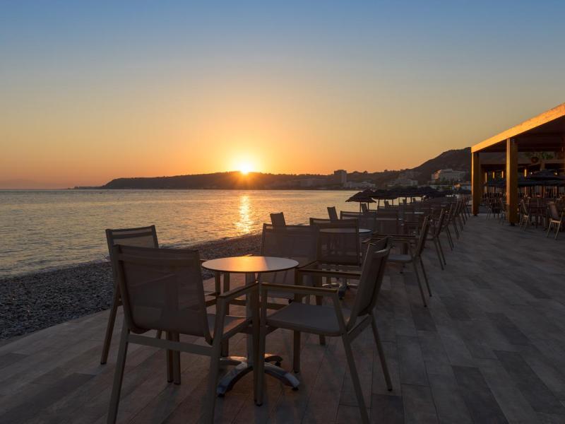 Avra Beach Resort Hotel & Bungalows