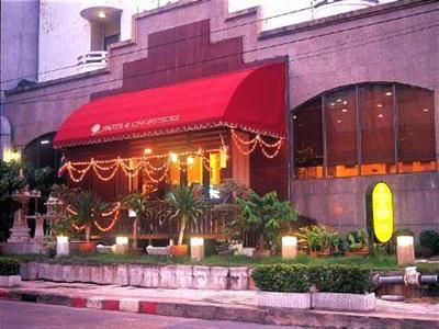 Bobsons Suites Bangkok