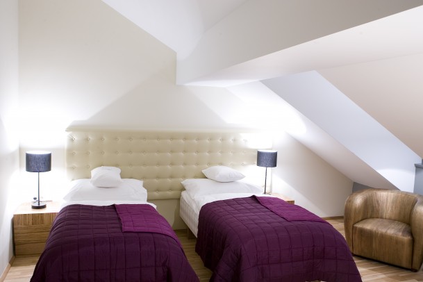 The Icon Hotel & Lounge