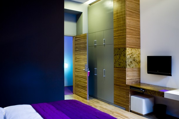 The Icon Hotel & Lounge