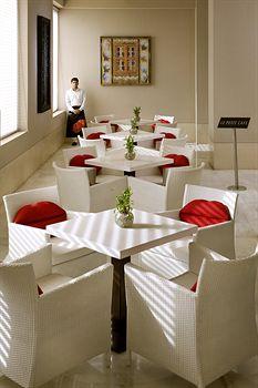 Отель The Lalit New Delhi Индия, Дели, фото 8