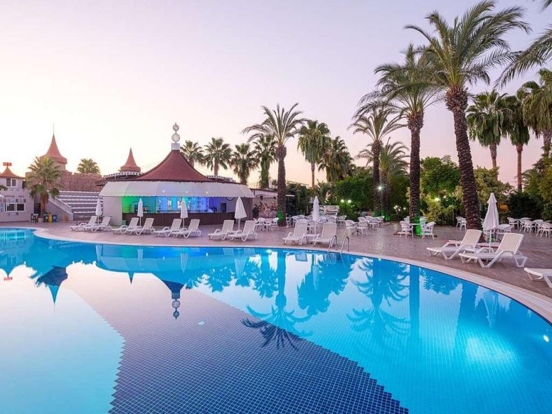 Aydinbey Famous Resort