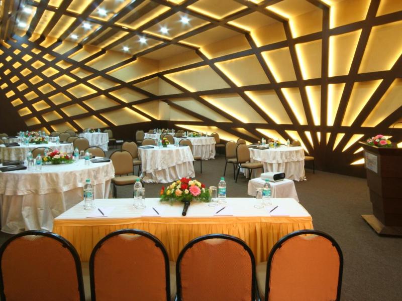 The Golden Crown & Spa Colva