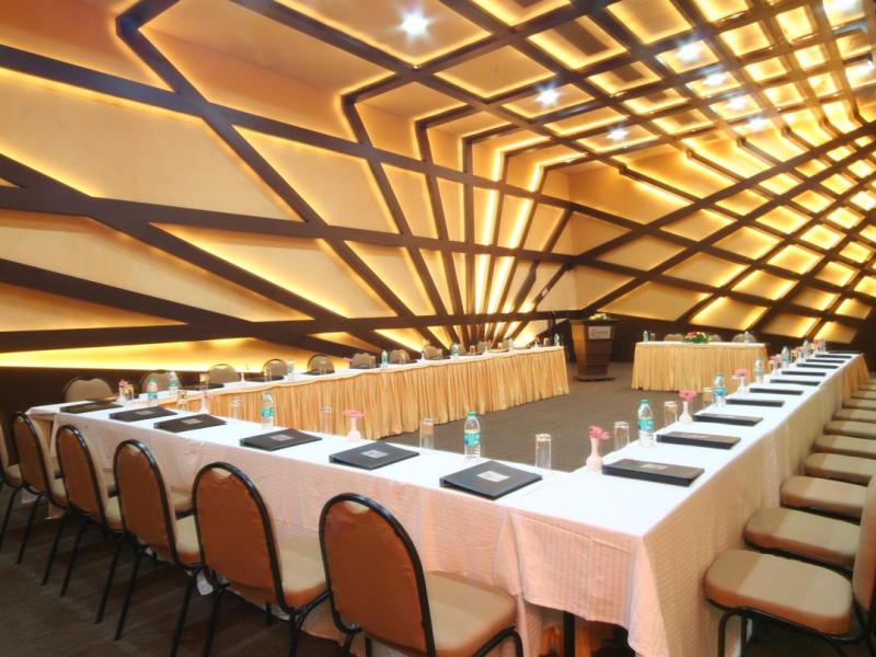 The Golden Crown & Spa Colva