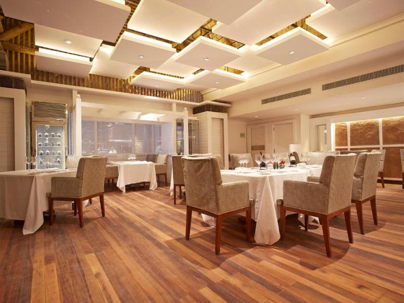 Sands Suites Resort & Spa
