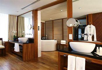 Sofitel Singapore Sentosa Resort & Spa