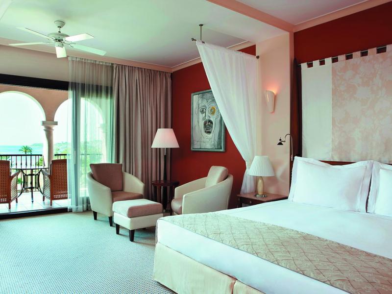 The St. Regis Mardavall Resort