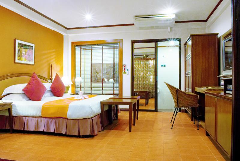 White House Beach Resort & Spa