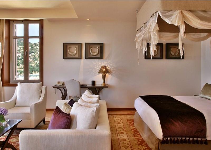 Tiara Yaktsa Cote d’Azur