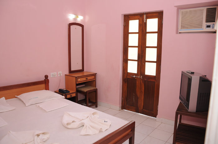 Ticlo Resorts
