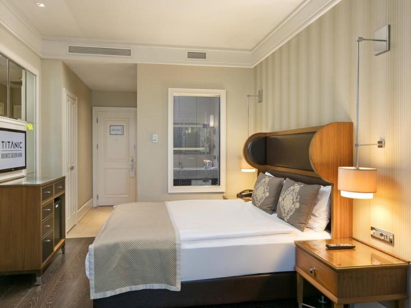 Windsor Hotel & Convention Center