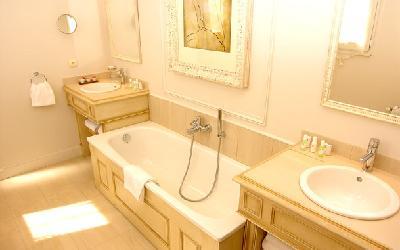 Clarion Collection Etoile Saint Honore