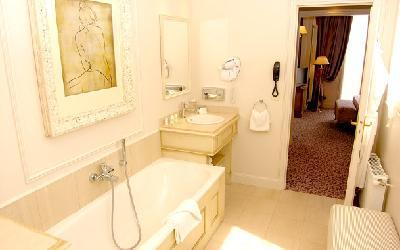 Clarion Collection Etoile Saint Honore