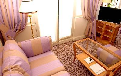 Clarion Collection Etoile Saint Honore