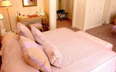 Clarion Collection Etoile Saint Honore