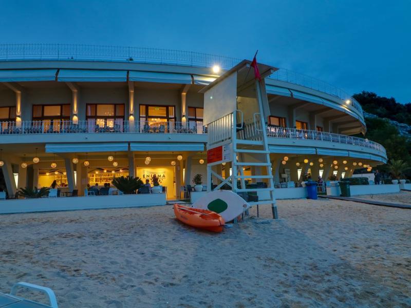 Bomo Tosca Beach