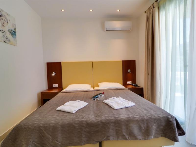 Bomo Tosca Beach