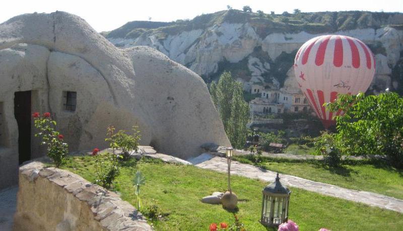 Travellers Cave Hotel