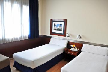 Отель Tres Torres Atiram Испания, Барселона, фото 15