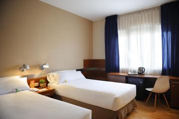 Отель Tres Torres Atiram Испания, Барселона, фото 16