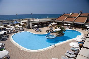 Trevi Village