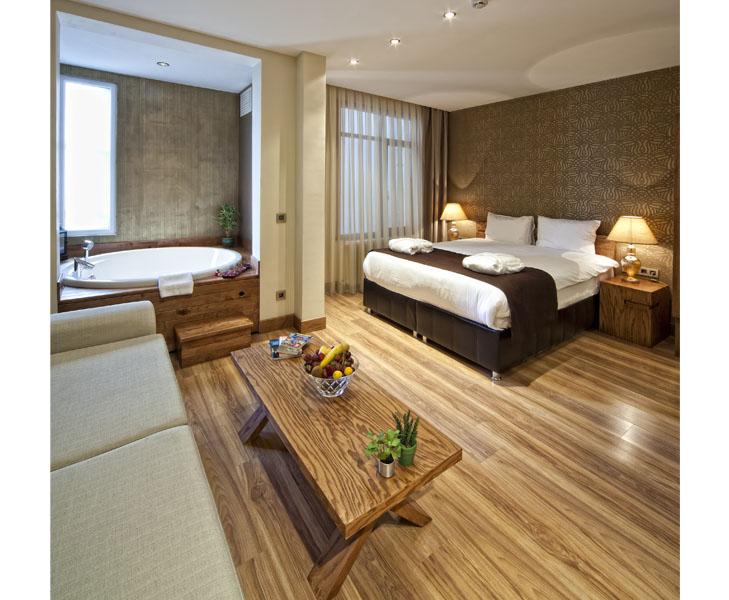 Triada Hotel