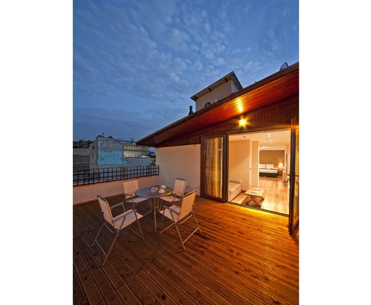 Triada Hotel